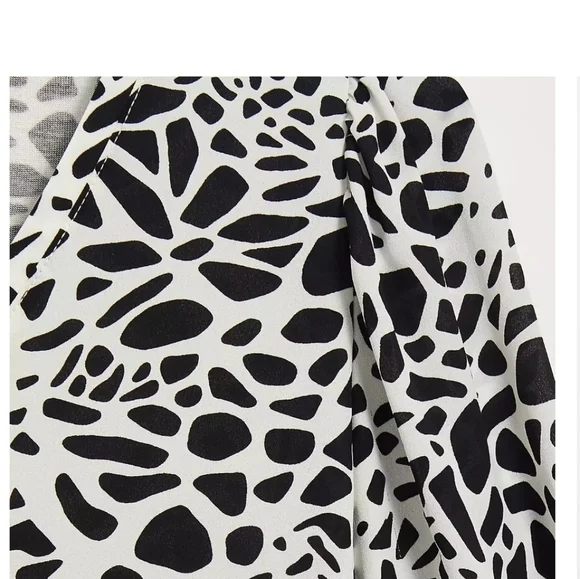 NEW Loft Animal Print Mixed Media V-neck Top - Picture 8 of 13